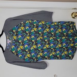 Lularoe Randy Top. Size medium. Fun retro pattern.